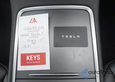 2022 Tesla Model Y Long Range Dual Motor All-Wheel Drive z USA, uszkodzony, nr VIN 7SAYGDEE1NF480815